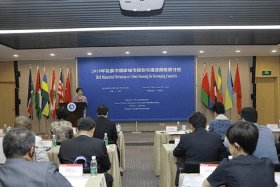 发展中竞彩app新手怎么玩货币与银行