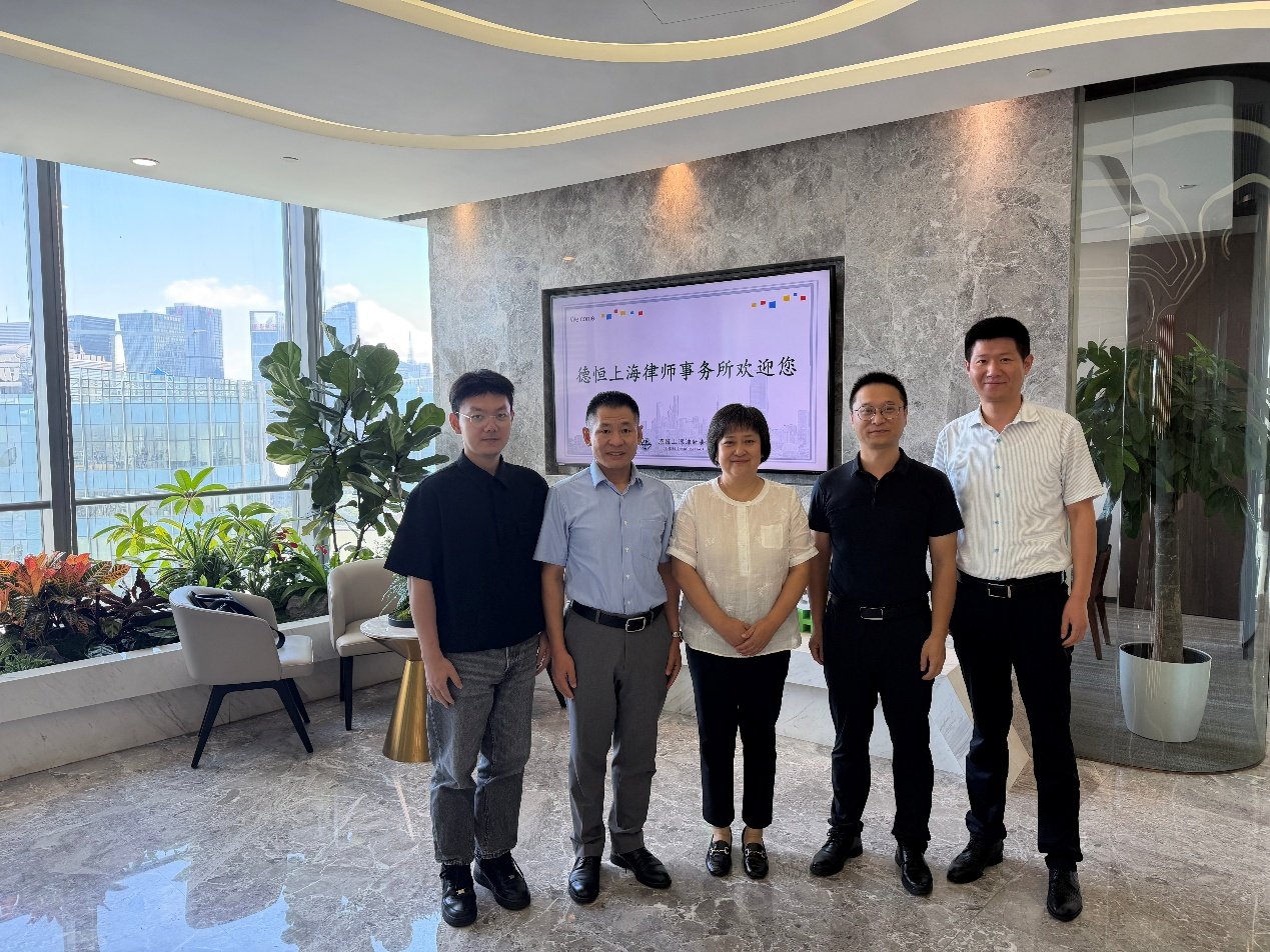 为产育人”办学理念